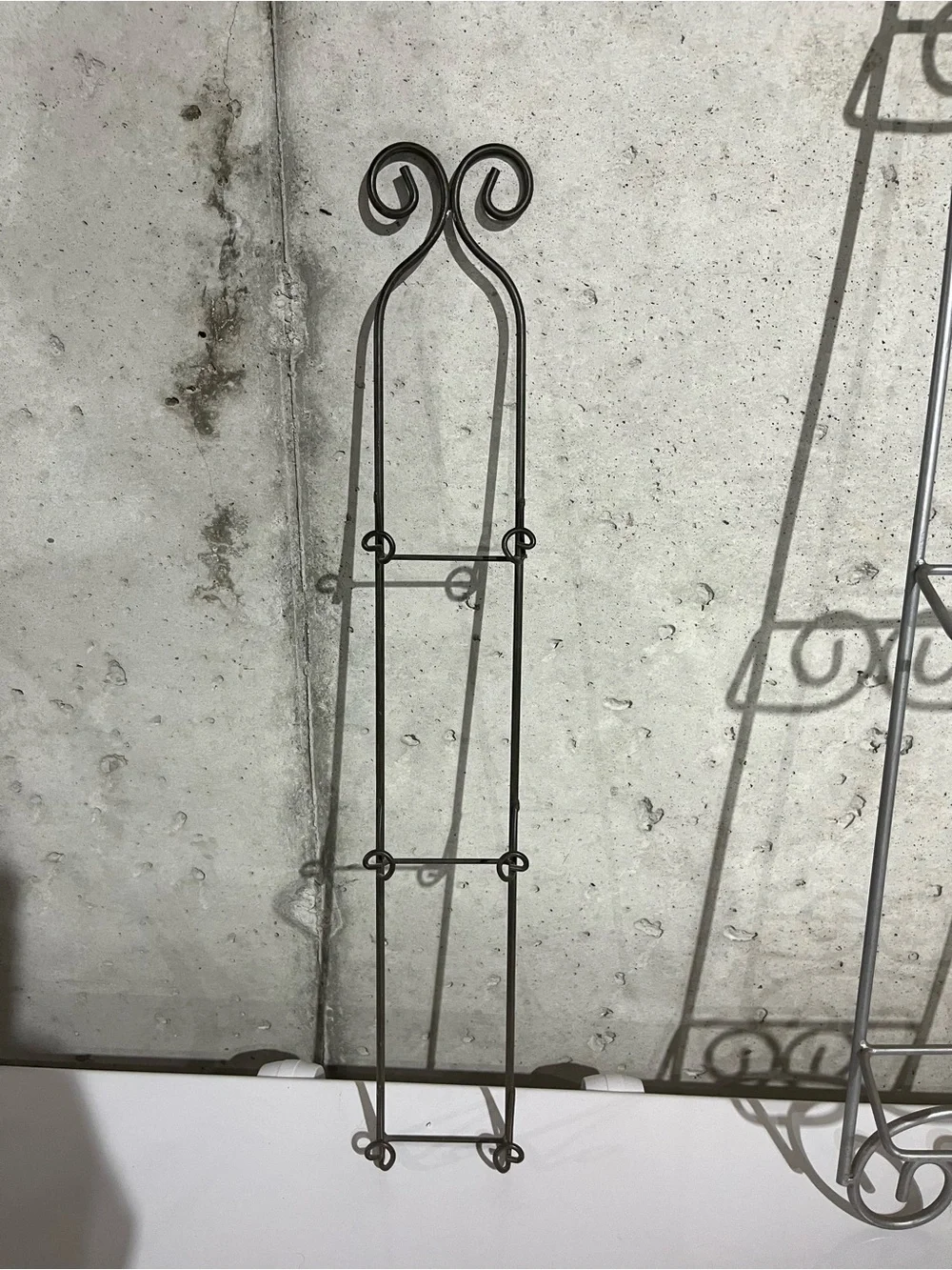Decorative Black Metal Wall Hanging Rack - Slim Vertical Design